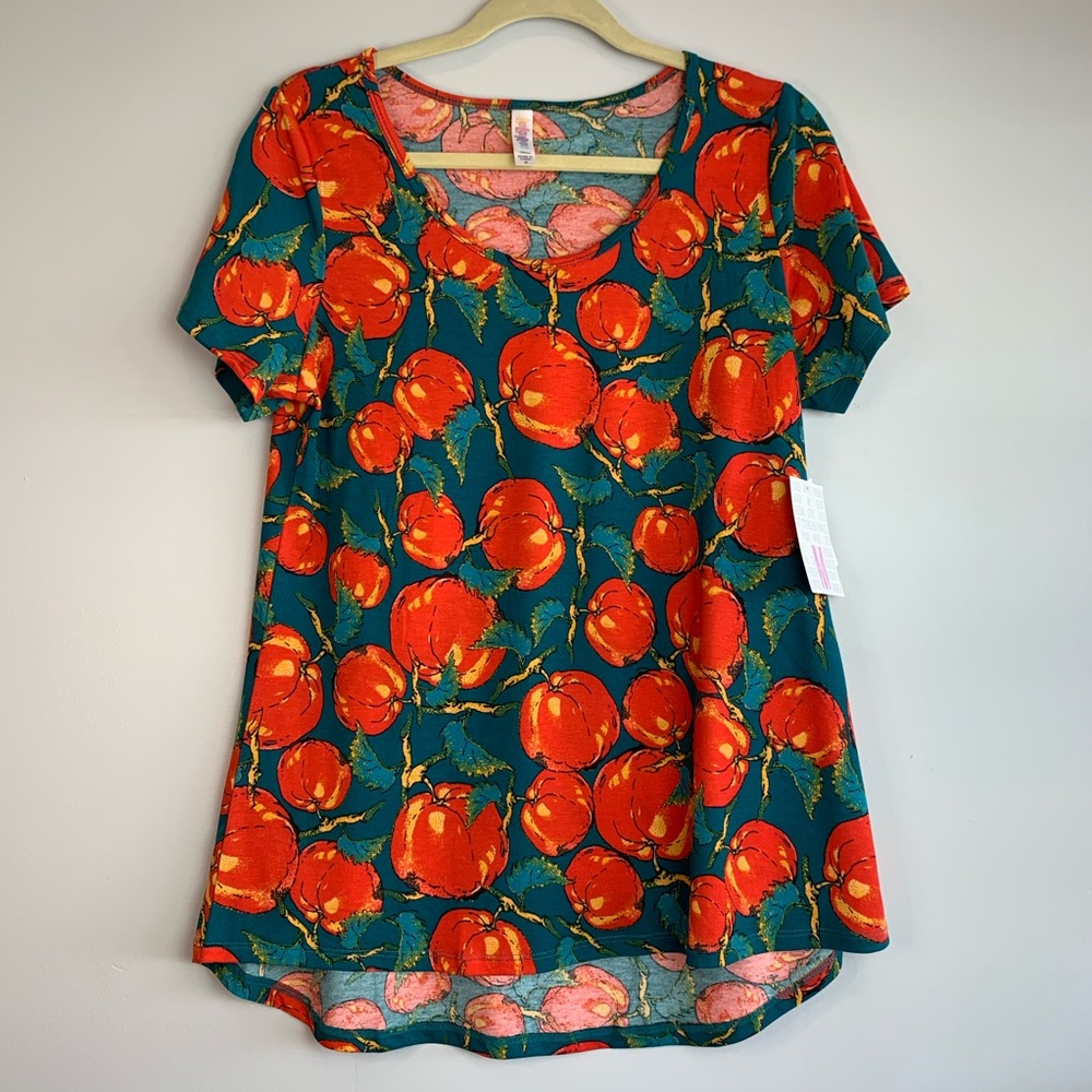 LuLaRoe classic Tee TOMATOES